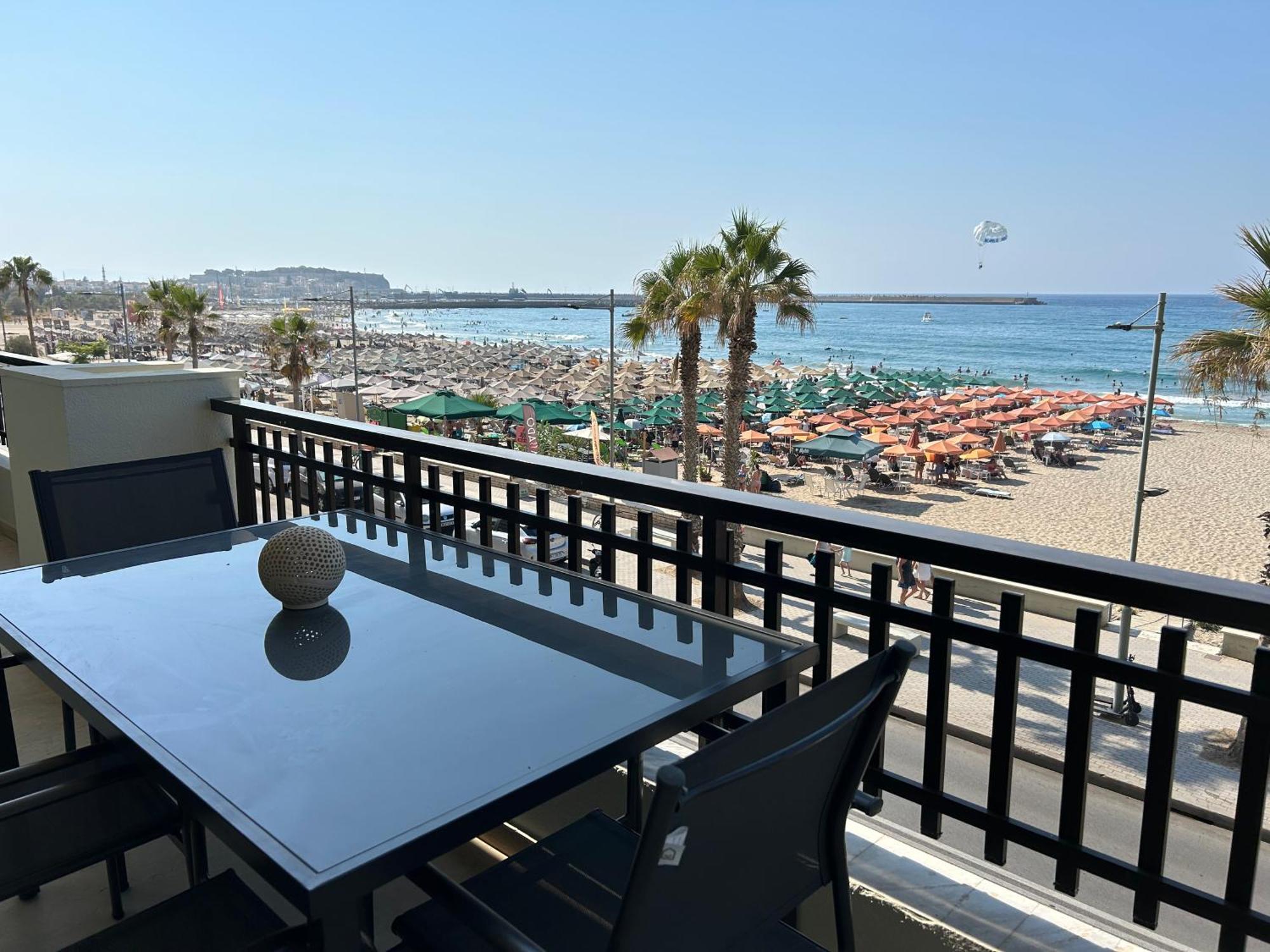 Beachfront Paradise Apartment Rethymno (Crete)
